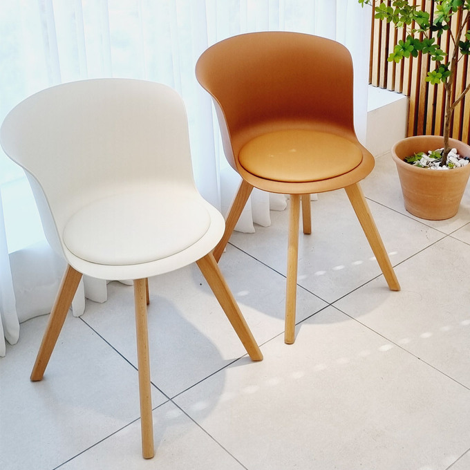안나 체어 카페의자 플라스틱 업소용 인테리어 원목 식탁 식당 의자